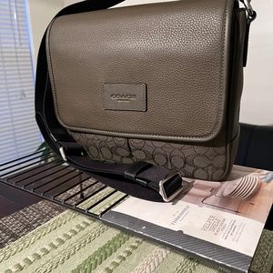 Coach Signature Green Crossbody